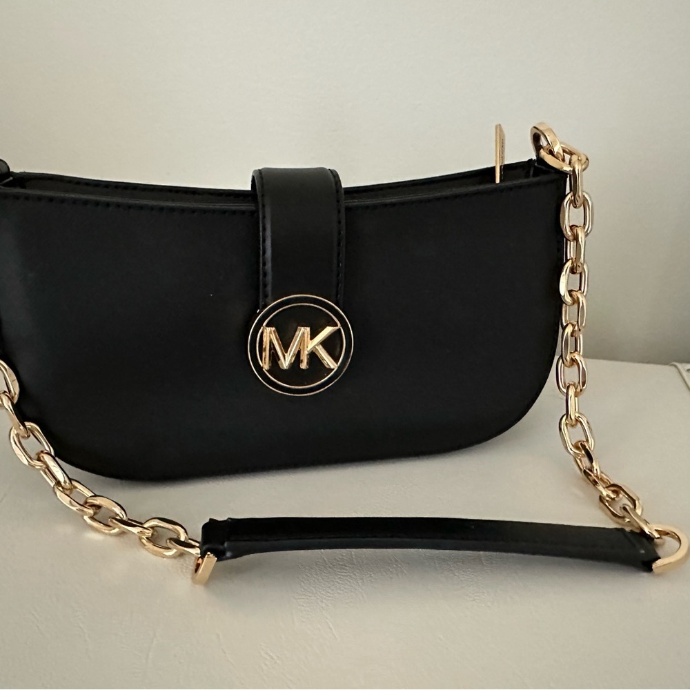 Michael Kors Carmen Small Pouchette
Shoulder Bag - Picture 2 of 5
